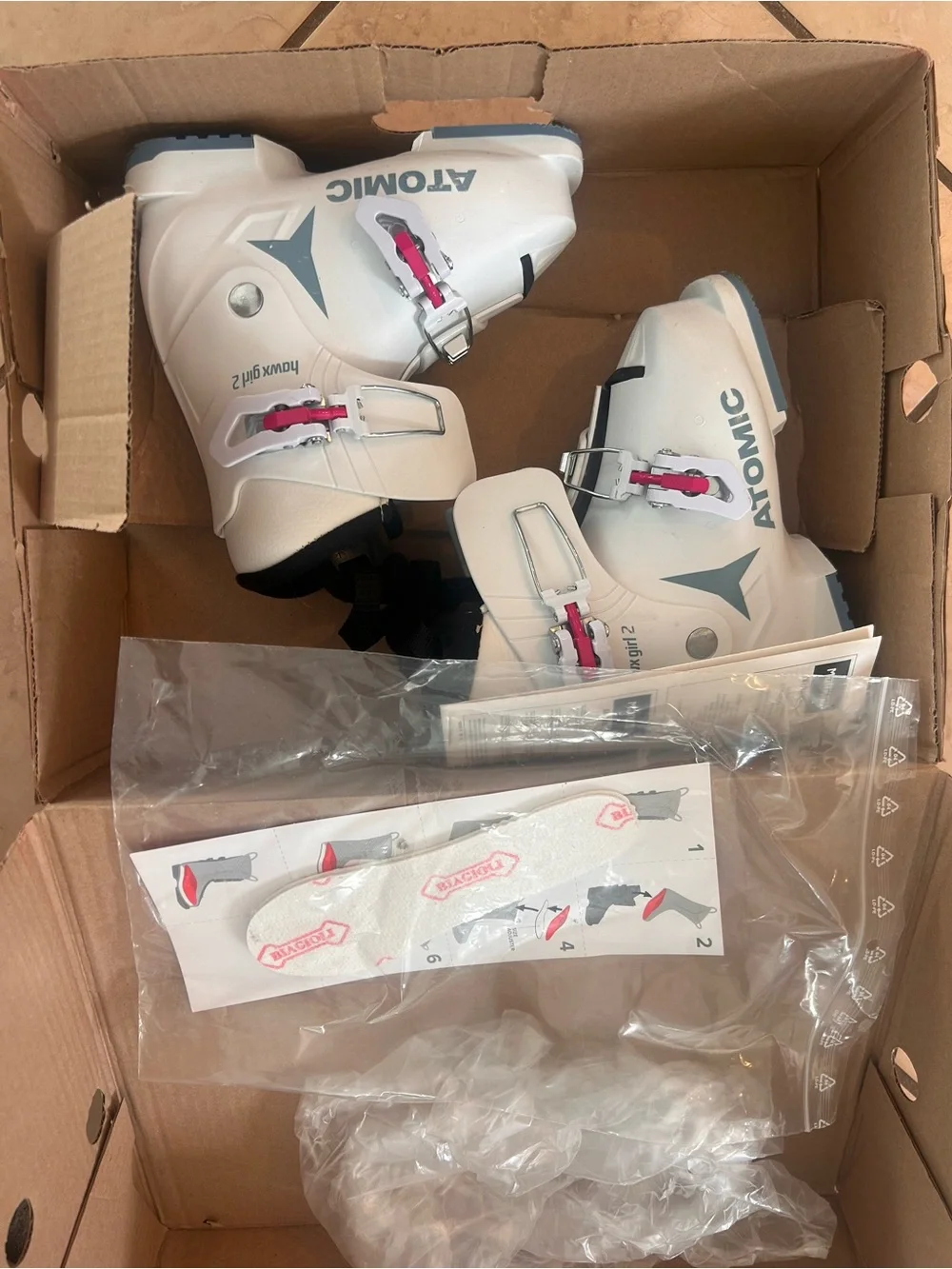 Atomic Hawx Girl 2 White Ski Boots size 19/19.5 kids size 12 12.5